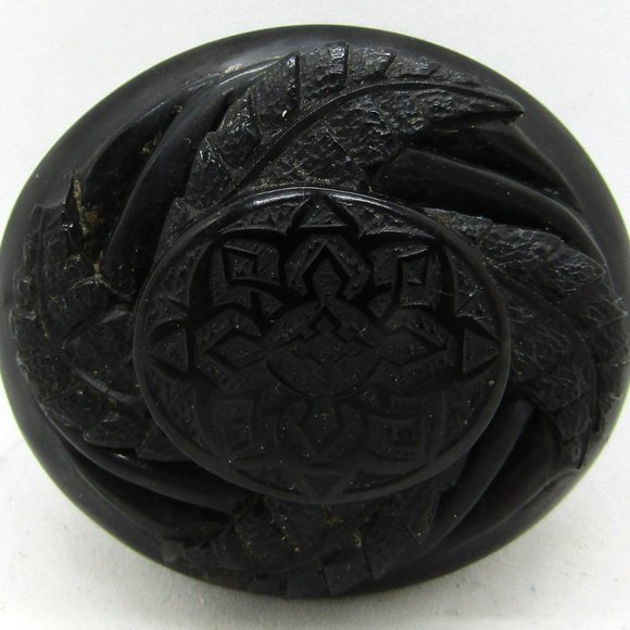 Antique Victorian Carved Jet Mourning Brooch Fern Frond Design - Picture 2 of 8